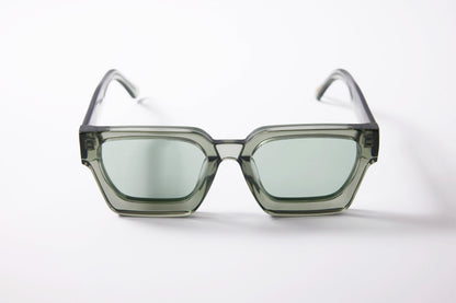 COLOR: Green