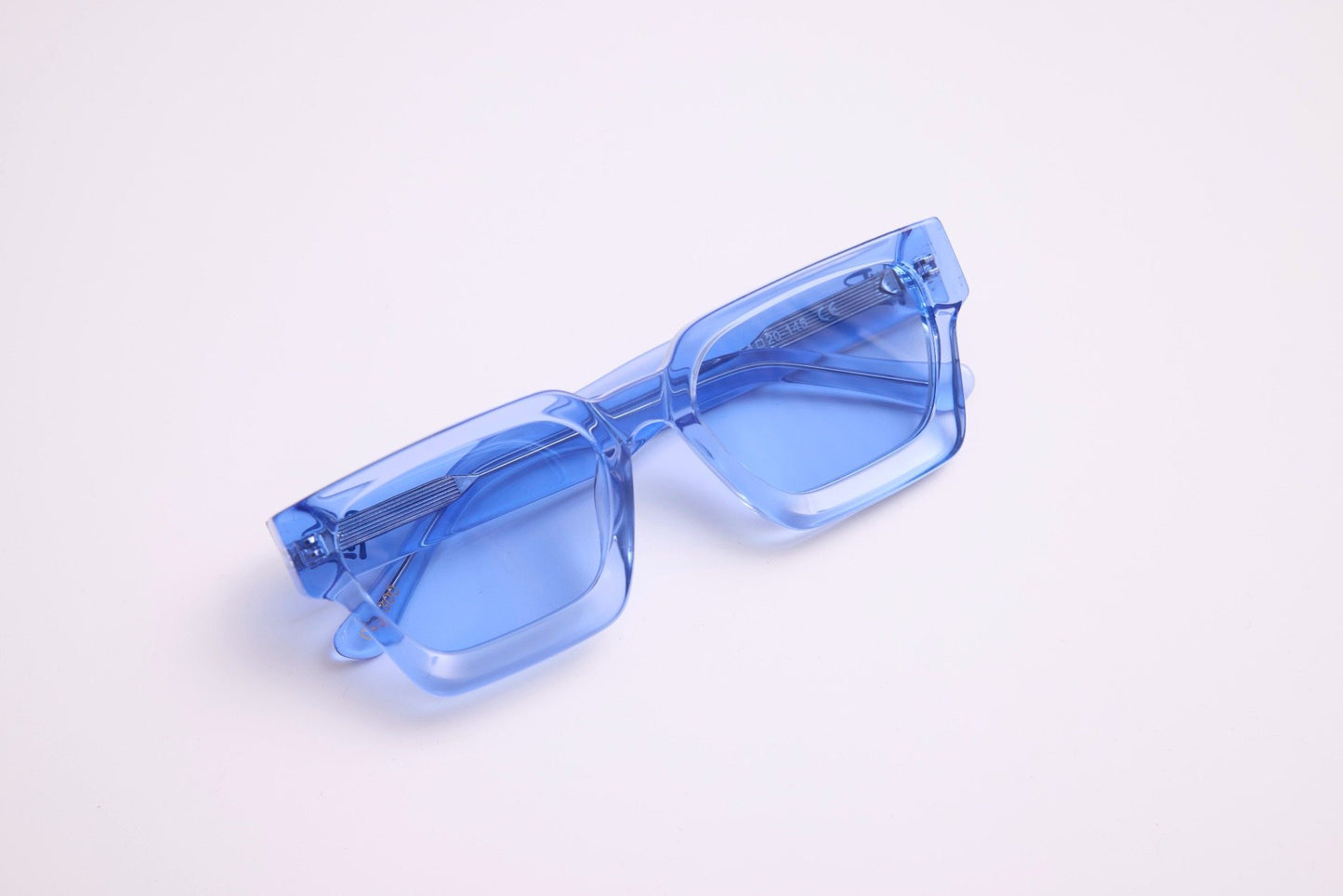RIPE COLOR: Poolside